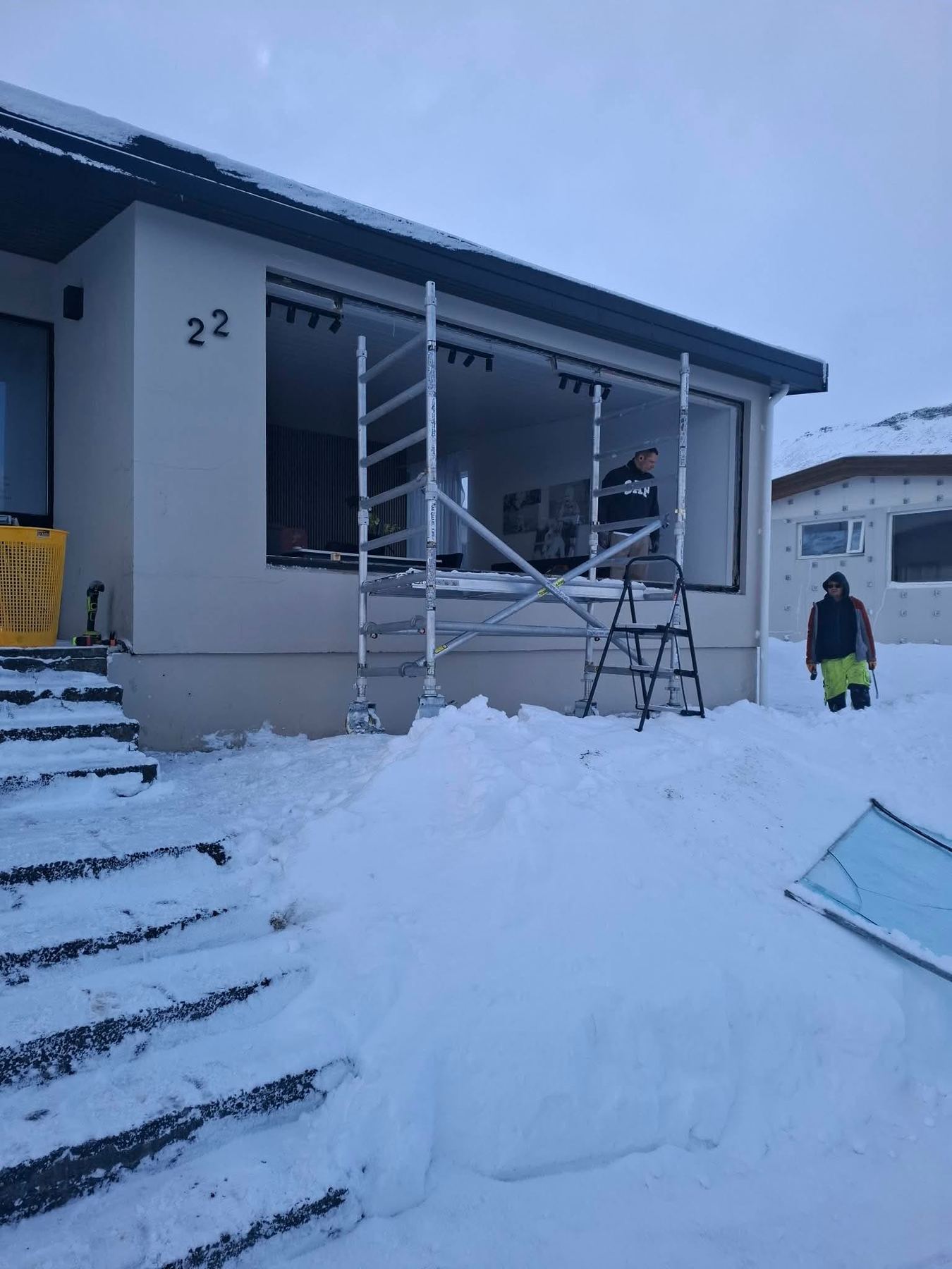 Ísetning í snjó af vinnupalli